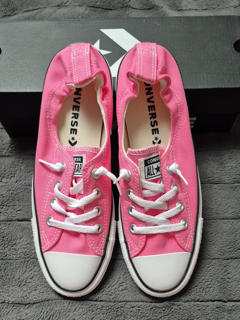 CTAS Shoreline Sneakers Size 8.5 In Pink, Brand New In Box!